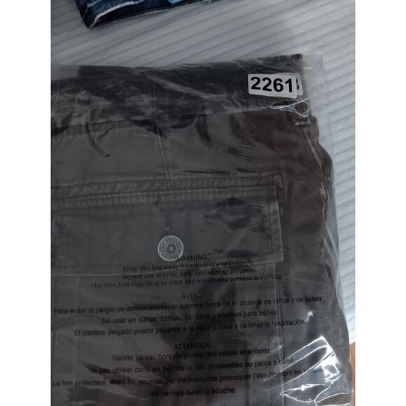 Levi's Cargo Short's Men's 31X10 Dark Army Green Outdoor Summer Casual Hiking - Picture 13 of 13